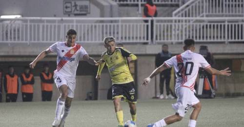 Pese a la derrota en la agonía vs San Luis de Quillota, el director técnico de Curicó Unido no cambia sus convicciones. Héctor Almandoz se mantuvo firme en su idea de juego, pese a que los albirrojos se quedaron con las manos vacías, en un partido en el que merecieron algo más.