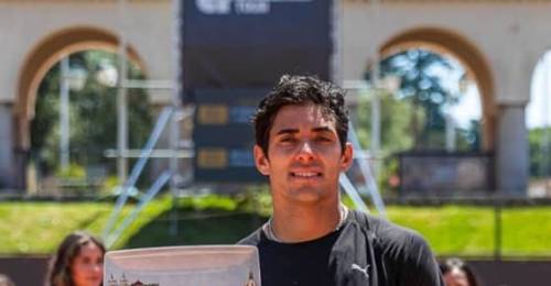 El tenista chileno Cristian Garín se consagró campeón del Challenger de Oeiras tras vencer al estadounidense Mitchell Krueger en una dura final, con parciales de 7-6(3), 4-6 y 6-2, en un partido que se extendió por dos horas y 40 minutos.