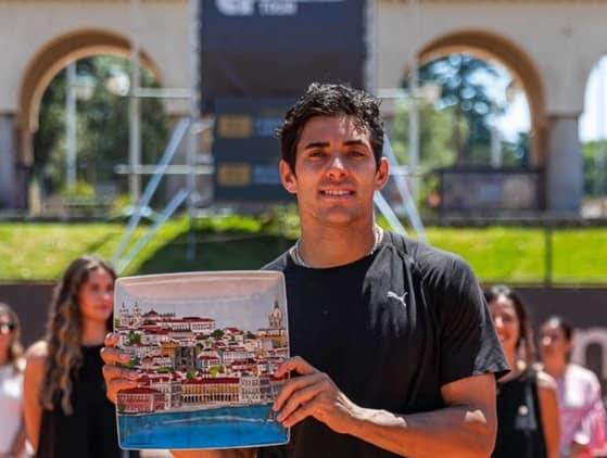 El tenista chileno Cristian Garín se consagró campeón del Challenger de Oeiras tras vencer al estadounidense Mitchell Krueger en una dura final, con parciales de 7-6(3), 4-6 y 6-2, en un partido que se extendió por dos horas y 40 minutos.
