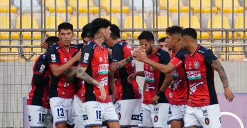 El último ascendido desde Primera B es el único equipo que se impone en sus duelos vs Colo Colo