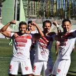 Su equipo ilusiona a toda una ciudad y él tiene clara su filosofía: "No es el como, es ganar"