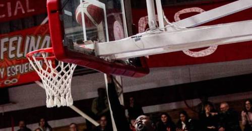 Colegio Los Leones de Quilpué selló su paso a semifinales tras vencer con claridad a ABA Ancud