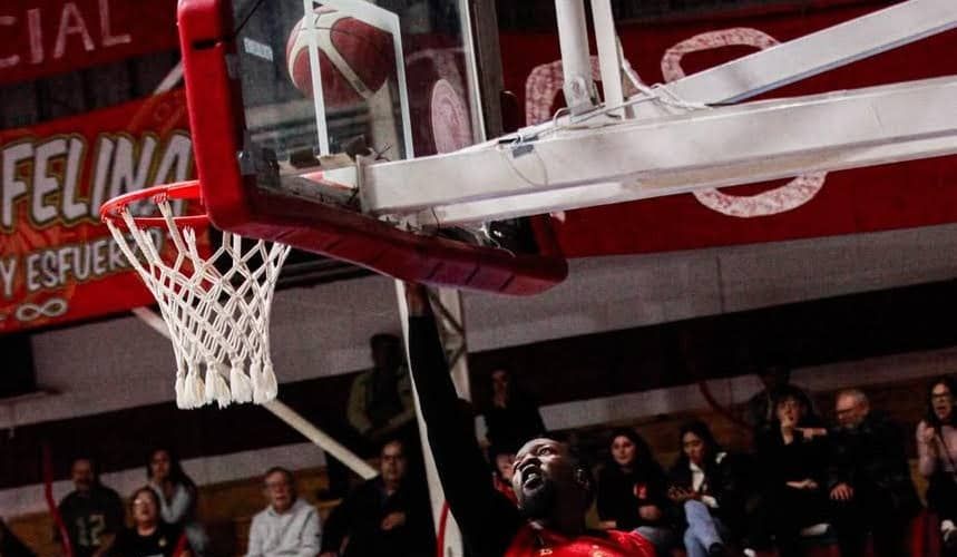 Colegio Los Leones de Quilpué selló su paso a semifinales tras vencer con claridad a ABA Ancud
