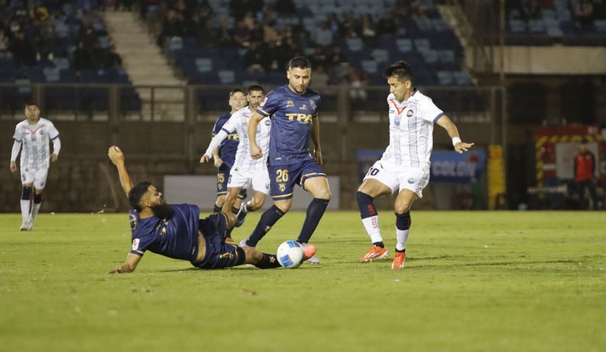 San Marcos de Arica lidera tras vencer a Deportes Recoleta