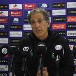 Aún no hay acuerdo para la salida de Mario Salas en Deportes Temuco. La idea de la directiva es poner punto final al ciclo del "Comandante " en la banca de los albiverdes, dada la desastrosa campaña que los tiene en los últimos lugares de la tabla de posiciones de Primera B.