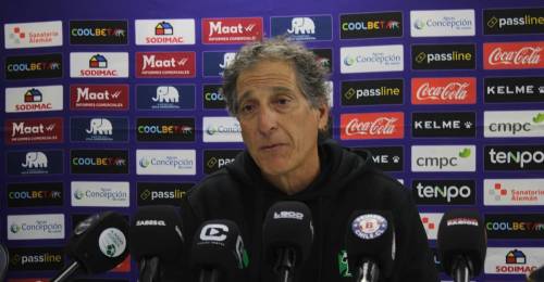 Aún no hay acuerdo para la salida de Mario Salas en Deportes Temuco. La idea de la directiva es poner punto final al ciclo del "Comandante " en la banca de los albiverdes, dada la desastrosa campaña que los tiene en los últimos lugares de la tabla de posiciones de Primera B.