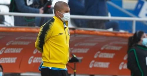 ¡Atención! Una de las bancas libres en el fútbol chileno ya tiene nuevo DT. En PrimeraBChile podemos confirmar que Santiago City ya tiene nuevo director técnico. Se trata de Rafael Celedón, exfutbolista de 45 años, quien tomará las riendas del cuadro capitalino con el objetivo de cambiar el rumbo del equipo en la Segunda División.