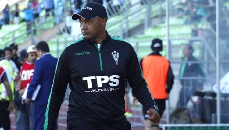Arturo Sanhueza sigue en carrera para dirigir a Santiago Wanderers