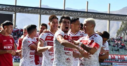 Deportes Copiapó le pisa los talones al líder de Primera B. El "León" de Atacama derrotó con total claridad a Deportes Recoleta y llegó a 21 unidades, una menos que el puntero, San Marcos de Arica, que recordemos, derrotó en jornada de viernes a San Luis de Quillota.