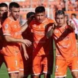 Se movió la tabla de posiciones de Primera B con el triunfo de Cobreloa por 3 a 2 vs Curicó Unido. Además, Deportes Recoleta y Deportes Temuco igualaron 2 a 2 en el Municipal de Recoleta, resultado que los mantiene en la zona media de la clasificación. A primera hora en tanto, Unión San Felipe dio cuenta de Deportes Concepción y logró dejar el último lugar.