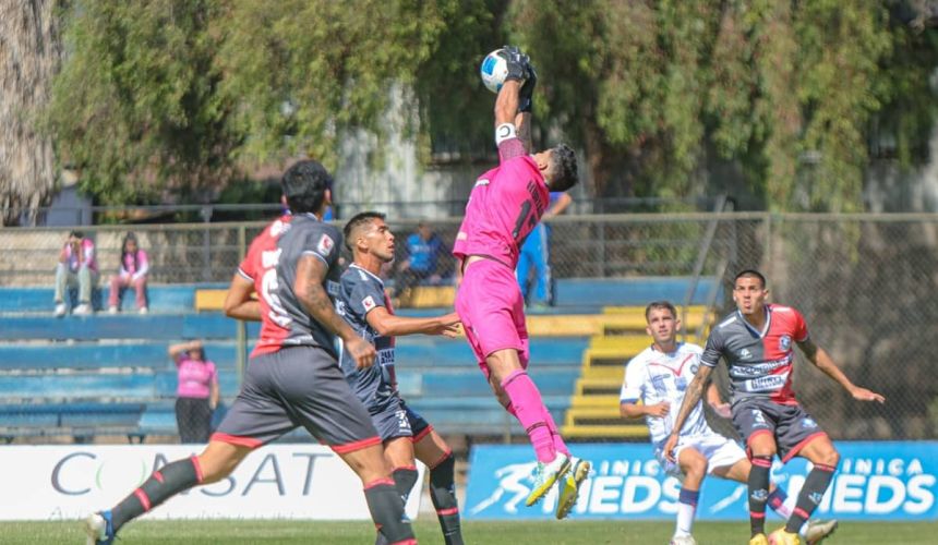 Plantel de Primera B sufre el robo de todos sus zapatos de fútbol