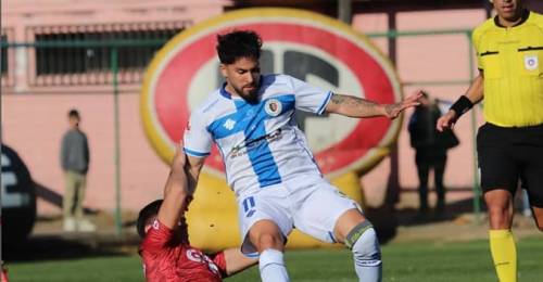 Deportes Santa Cruz y Unión San Felipe repartieron puntos en duelo de equipos complicados. Ambos elencos pugnan por salir de los últimos lugares de la tabla de posiciones de Primera B y por lo mismo, el compromiso cobraba trascendental relevancia en la batalla por la permanencia en el ascenso.