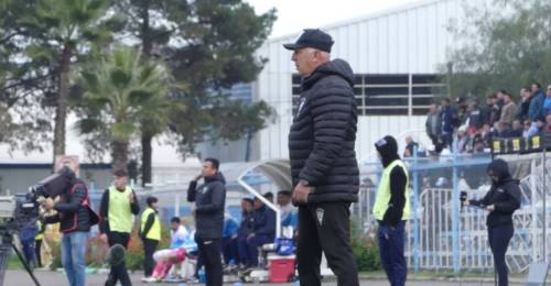 Ya ratificado como director técnico para la segunda rueda de Primera B, Domingo Sorace piensa en los refuerzos que necesita Santiago Wanderers. El entrenador caturro sabe que hay un compromiso para llevar a Enzo Gutiérrez, aunque el tema lo debe cerrar la dirigencia. También reveló que se trabaja para potenciar otras zonas de la cancha". 