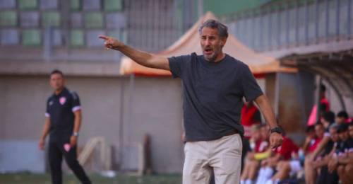 Otro entrenador perdió su puesto en la Primera B: Miguel Ponce.