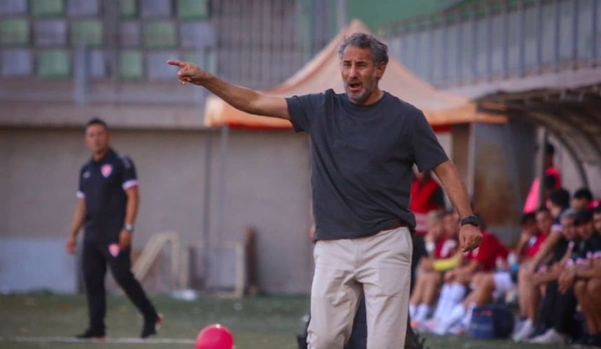 Otro entrenador perdió su puesto en la Primera B: Miguel Ponce.