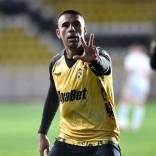 Fin a los rumores: Dylan Glaby fue anunciado en Argentina y no reforzará a Iquique