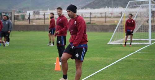 Un campeón con Deportes La Serena se acerca a Rangers de Talca. Los piducanos pretenden reforzarse con los tres cupos para la segunda rueda y entre las necesidades que detectó el entrenador Erwin Durán, destaca un defensa central.