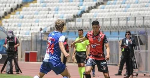 Vínculo Limache–San Luis no alcanza: frustrado fichaje que parecía cerrado. Lo anterior porque se cayó el fichaje de Felipe Fritz en San Luis de Quillota. El delantero -puede jugar también como lateral por izquierda- estaba entre los nombres que pasarían de Deportes Limache a los canarios, aprovechando que ambas instituciones son manejadas por la familia del empresario de buses César Villegas.