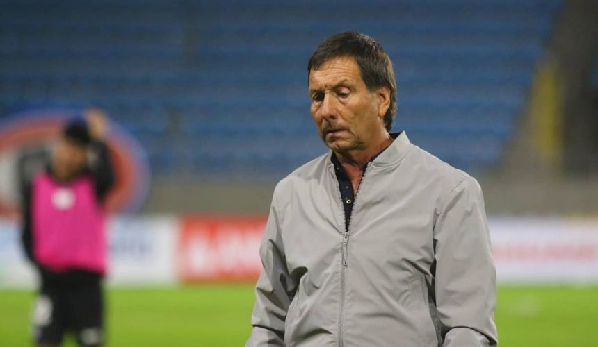 DT comprometido con descenso a Primera B rechaza renuncia