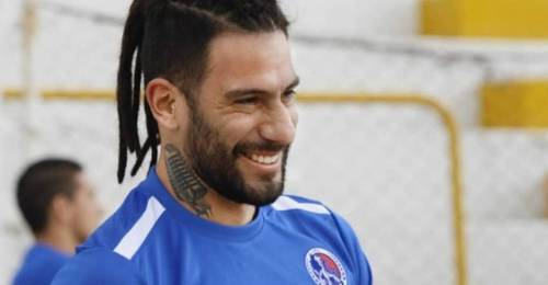 Elenco de Primera B complicado con el descenso ya tiene a su primer refuerzo. Unión San Felipe se adelanta y confirma su primera contratación de cara a la segunda parte del campeonato de ascenso. El elenco del Valle de Aconcagua anunció a través de sus redes sociales la incorporación del defensor argentino Jonathan Ferrari.