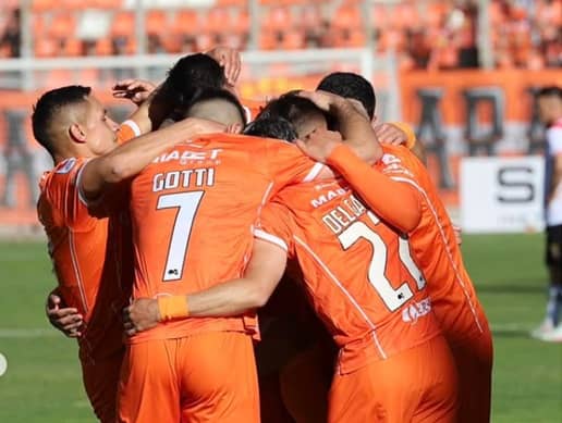 Cobreloa vence a Curicó Unido en duro partido