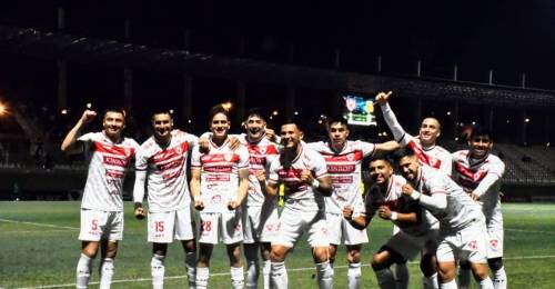 Deportes Copiapó puede terminar la primera rueda de competencia como puntero del campeonato. Los atacameños llegaron a 27 puntos, uno menos que los "Bravos", pero con 13 duelos jugados contra 14 de los ariqueños.