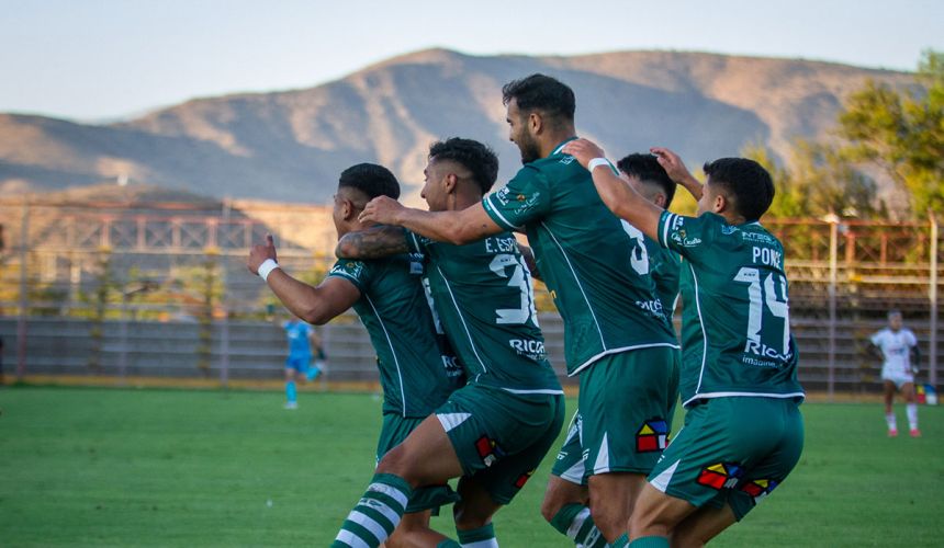 ¿Refuerzos desde el Monumental? Wanderers quiere a 3 jugadores de Colo Colo