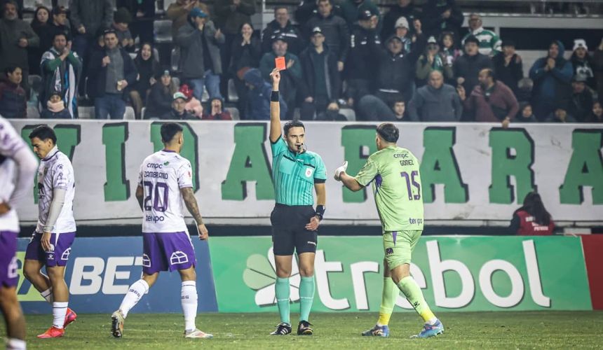 Debut de pesadilla: refuerzos de Primera B fueron expulsados o lesionados en su primer partido