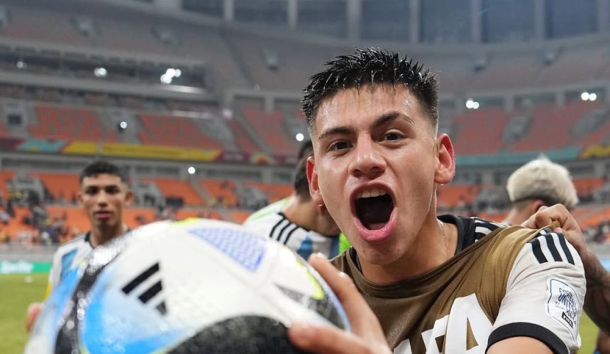 Claudio Echeverri figura mundial sub 20 Chile 2025