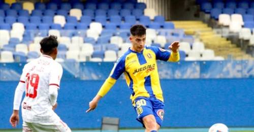 David Retamal vuelve anticipadamente a la U tras buen rendimiento en la Primera B