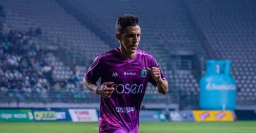 Diego Buonanotte redobla esfuerzos para llegar al partido vs Rangers. En volante creativo de Deportes Temuco entiende que el "pije" se está jugando sus últimas cartas para alcanzar una remontada épica que los lleve a la liguilla de ascenso. Por lo mismo, el talentoso creativo quiere estar sí o sí el domingo 5 de octubre en el Becker, cuando su escuadra mida fuerzas con los piducanos. Buonanotte rompe el silencio tras dura caída de Temuco y lanza feroz autocrítica