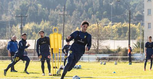 Universidad de Concepción refuerza su ataque: Mateo Levato es nuevo delantero del Campanil