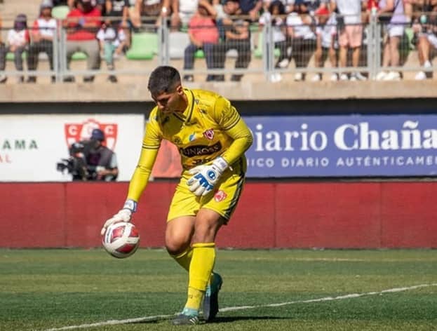 Arquero con pasado en la U podría cambiar de club en la Primera B por falta de minutos: Nelson Espinoza.