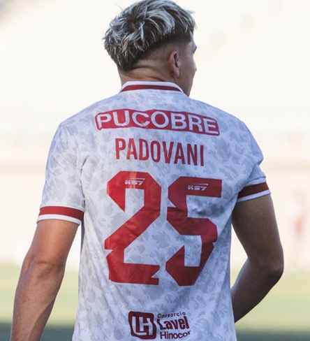 En una movida poco común, el líder de la Primera B, Deportes Copiapó, decidió ceder a préstamo a uno de sus delanteros extranjeros, Octavio Padovani, al puntero de la Segunda División, Provincial Ovalle. La operación se concretó justo cuando ambos equipos pelean en lo más alto de sus respectivas categorías, en busca del ascenso. 