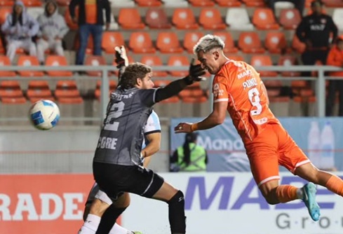 Walter Ponce fue operado con éxito tras la grave lesión que sufrió con Cobreloa frente a Deportes Limache