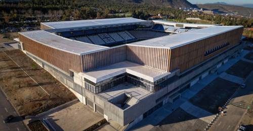 Por fin se abrirán las puertas del Claro Arena, la nueva casa de Universidad Católica cuya construcción comenzó a mediados de 2022 y que destaca por su diseño moderno y tecnología de punta.