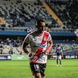 Dos sensibles bajas tiene Curicó Unido para el clásico vs Rangers de Talca. El cuadro albirrojo recibirá a los piducanos el sábado a contar de las 15:00 horas en el Municipal de Molina, duelo para el que no podrá contar con su mejor jugador, Diego Rojas, y con otro de sus elementos claves; el lateral por izquierda Ronald de la Fuente.