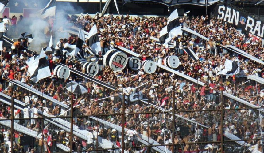 hincha muere caer Monumental Superclásico