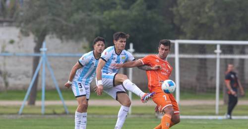 Cobreloa venció a Magallanes y sigue a la caza de los punteros de Primera B. El cuadro naranja protagonizó un gran primer tiempo y liquidó las acciones temprano, aprovechando también las licencias que dio la zaga al albiceleste. 