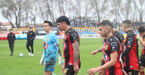 Rangers buscará su primer triunfo de local en el campeonato de Primera B 2025. Los piducanos quieren terminar con la "maldición" que los persigue y festejar por fin en su casa. Mirando las tres divisiones del fútbol chileno, el cuadro talquino es el único que no ha ganado en su cancha este año. Su único festejo fue en Copa Chile ante Deportes Temuco.