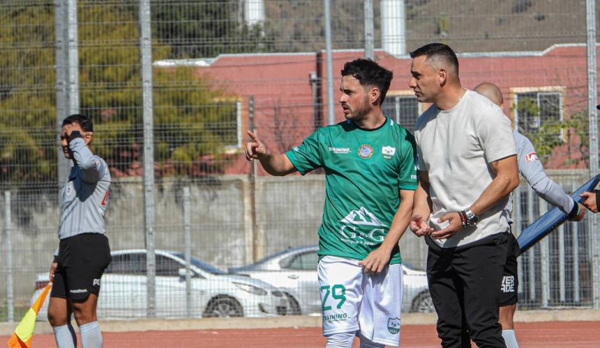 La salida de Felipe Cornejo de Provincial Ovalle causó sorpresa en el ambiente del fútbol chileno. El técnico estaba realizando una campaña sólida con el conjunto ovallino, que marcha segundo en la tabla, lo que hizo que su partida generara múltiples reacciones entre hinchas y analistas.