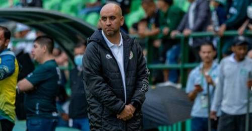 La salida de Sebastián Núñez de Concón National sorprendió a muchos, considerando que el equipo marchaba sexto en la Segunda División chilena y lejos de la zona de descenso. Aunque los resultados en la segunda rueda no fueron los mejores, el rendimiento del cuadro aurinegro venía en alza desde su llegada. De ahí que la medida tomara desprevenidos a muchos, incluido el propio Núñez. 