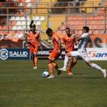 El ascenso 2025 se mantiene con un tremendo suspenso, Deportes Copiapó igualó con Cobreloa en Calama y trepó a la cima de la tabla de posiciones de Primera B junto a Santiago Wanderers, elenco que también empató, como visitante, vs Deportes Recoleta.