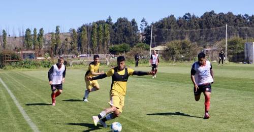 Concón National sorprendió a elenco de Primera División en amistoso esperando el regreso del torneo