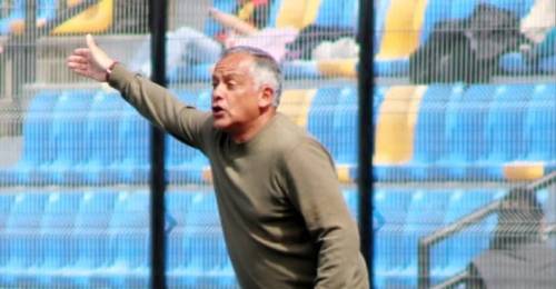 Rangers de Talca se alista para el duelo de ida por los cuartos de final de la liguilla ante San Marcos de Arica, y en la previa, Erwin Durán fue consultado por la posibilidad de renovar su contrato tras una campaña que revitalizó al cuadro piducano. Cuando el técnico llegó, el equipo estaba fuera de zona de liguilla y con un bajo rendimiento como local, panorama que logró revertir hasta finalizar en el séptimo puesto del campeonato.