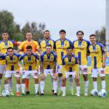 La tabla de posiciones de Primera B tiene nuevo líder en la recta final de torneo. El cuadro de Universidad de Concepción se situó al tope de la clasificación, luego de vencer a Rangers en Cauquenes, por la cuenta mínima.