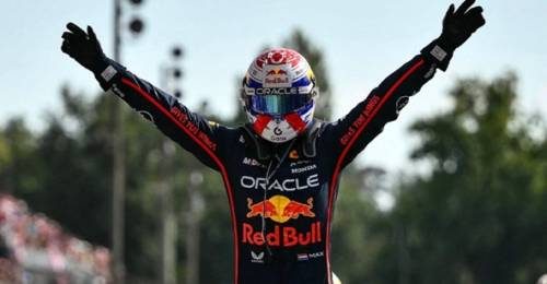 Max Verstappen volvió a lo más alto del podio en el Gran Premio de Italia, disputado en Monza. El piloto neerlandés de Red Bull no ganaba desde el pasado 18 de mayo en Imola, y con esta victoria corta su racha sin triunfos, alcanzando su tercera victoria de la temporada.