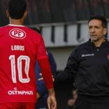 Unión La Calera atraviesa un momento delicado y este martes oficializó un cambio importante: la salida de su director técnico, Walter Lemma. El equipo cementero no conoce de triunfos desde junio y, con su presente irregular, se encuentra apenas a seis puntos de Unión Española, complicándose en la lucha por evitar el descenso a la Primera B.