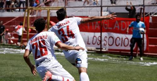 Unión San Felipe gana una "final" ante Santiago Morning y en cancha también se salva