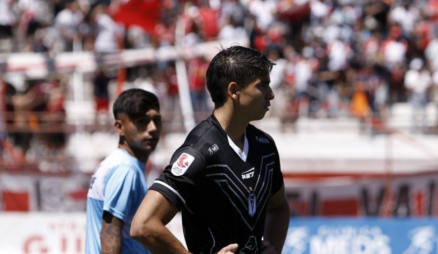 En cancha, el descenso a Segunda División está definido. Santiago Morning quedó matemáticamente, descendido. Con 26 puntos, no puede alcanzar a nadie en la tabla de posiciones de Primera B. El equipo que lo antecede es Deportes Temuco, que tiene 30 puntos, pero solo queda una fecha.